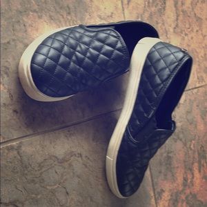 Steve Madden Ecentrcq quilted slipon sneaker Black